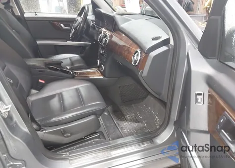 2015 Mercedes-Benz Glk 350 4Matic z USA, uszkodzony, nr VIN WDCGG8JB5FG349965